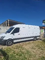 Acidente com duas motos e van deixa dois feridos na Ivo Silveira - 3