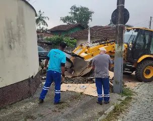 Mutirão de retirada de entulhos é realizado em Brusque - 1