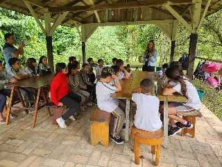 Crianças do projeto Sairinhas aprendem sobre compostagem - 1