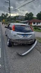 Colisão entre carro e moto deixa mulher ferida na Ivo Silveira - 2
