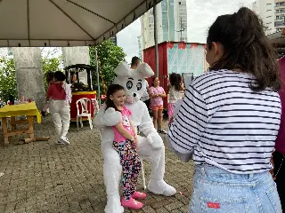 Caça aos Ovos encanta crianças na Ostern Brusque - 1