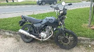 Acidente entre carro e moto deixa feridos - 2
