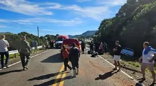 Acidente envolve quatro carros e deixa mulher em estado grave - 1