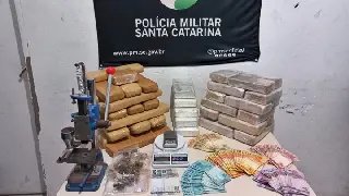 Grande operação da PM apreende drogas e arma em SC - 3