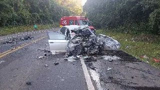 Motorista morre em colisão envolvendo caminhão  - 2