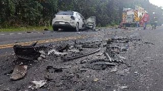 Motorista morre em colisão envolvendo caminhão  - 3