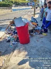 (VÍDEO) Prefeitura de Brusque recolhe entulhos descartados na Primeiro de Maio - 4