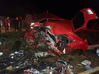 Morre a quarta vítima do grave acidente entre carros em SC - 1