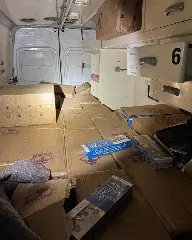 (VÍDEO) ''Ambulância fake'' é usada para contrabando com cerca de 30 mil maços de cigarros - 2