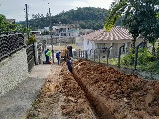 Obras na Ana Knihs: Samae troca tubulação no Águas Claras - 1
