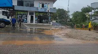 SAMAE conclui reparo de cratera na cabeceira de ponte no Dom Joaquim - 1