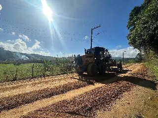 (ÁUDIO) Serviço de patrolamento é realizado na rua DJ-042, em Dom Joaquim - 2