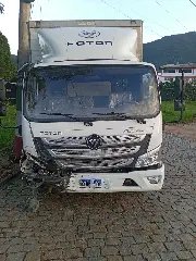 Duas idosas ficam feridas em colisão entre carro e caminhão - 2