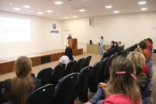 (ÁUDIO) Brusque reconhece profissionais da enfermagem no dia internacional - 2