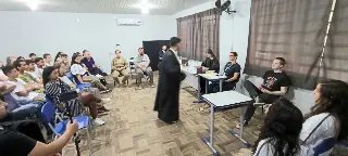 Parceria entre UNIFEBE e escola Augusta Dutra transforma sala de aula em tribunal literário - 4