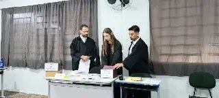 Parceria entre UNIFEBE e escola Augusta Dutra transforma sala de aula em tribunal literário - 5