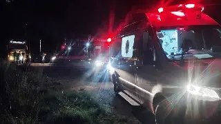 Cinco jovens morrem em grave colisão entre carro e caminhão - 1