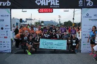 Corrida da Apae reúne 2 Mil pessoas e arrecada mais de R$ 100 Mil em doações - 2