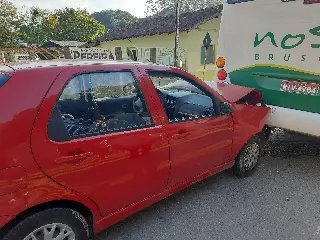 (VÍDEO) Colisão entre carro e ônibus mobiliza bombeiros no Poço Fundo - 6