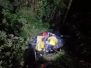 Homem de 34 anos morre em colisão entre carro e caminhão - 2
