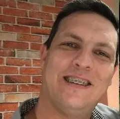 Homem de 34 anos morre em colisão entre carro e caminhão - 1