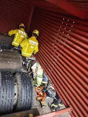 Grave acidente deixa carro irreconhecível na BR-470 - 4