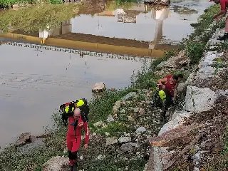 (URGENTE) Vítima é encontrada dentro do carro que submergiu no rio - 2