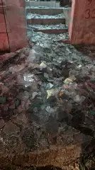 Jovem é resgatado após ser esmagado por placas de vidro de 500 kg - 2