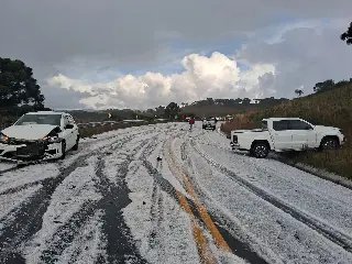Tempestade de granizo provoca acidente com cinco veículos  - 4