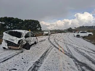 Tempestade de granizo provoca acidente com cinco veículos  - 2