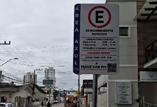 Brusque moderniza sinalização do estacionamento Rotativo com novas placas com QR Code - 1