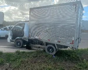 Colisão entre veículos deixa homem gravemente ferido na Antônio Heil - 1