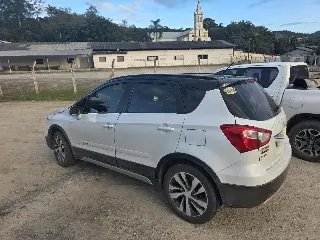 Engavetamento é registrado na rodovia Ivo Silveira  - 1