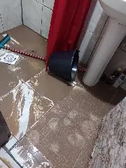 (VÍDEO) Alagamentos dentro de casa e esgoto nas ruas revoltam moradores do bairro Bateas - 2