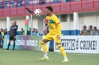 Brusque acerta a trave e tem gol anulado, mas não sai do empate - 3