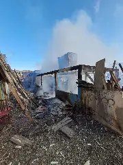 Incêndio deixa rastro de destruição e afeta mais de 20 moradores - 3