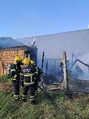 Incêndio deixa rastro de destruição e afeta mais de 20 moradores - 2