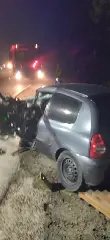 Motorista fica gravemente ferido após colisão entre carro e caminhão - 2