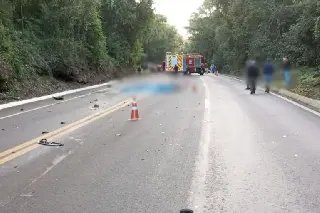 Moto e carro colidem na BR-282 e jovem morre no local - 1
