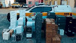 Polícia Militar flagra caminhão com vinhos escondidos em brinquedos - 1