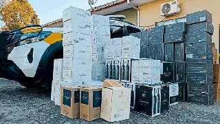 Polícia Militar flagra caminhão com vinhos escondidos em brinquedos - 4