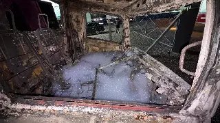 (VÍDEO) Caminhões pegam fogo no pátio da empresa - 8