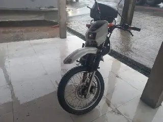 Motociclista fica ferida em colisão na Antônio Heil - 1