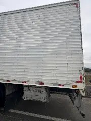 Colisão entre carro e caminhão é registrada na Antônio Heil - 2