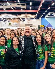 Havan inaugura megaloja de número 182 com presença de Luciano Hang e família - 2