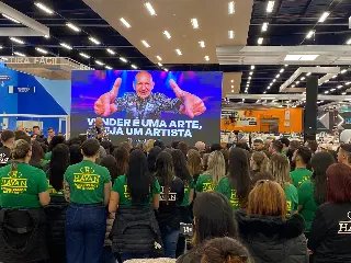 Havan inaugura megaloja de número 182 com presença de Luciano Hang e família - 1