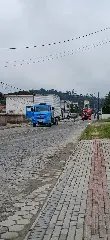 Caminhão se enrosca em fios e derruba poste  - 7