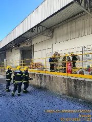 Incidente com produtos químicos libera vapor tóxico em Gaspar - 1