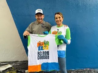 Luciano Hang participa de ação contra pichação em Balneário Camboriú - 2