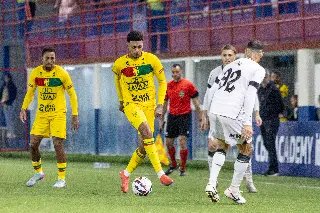 Apático, Quadricolor é derrotado pelo Figueirense em casa - 6